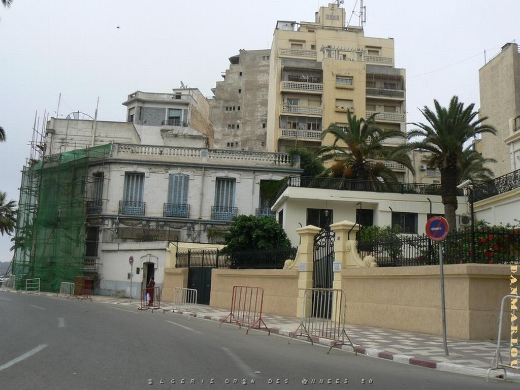 14 bd frond de mer monuments aux morts bis .jpg